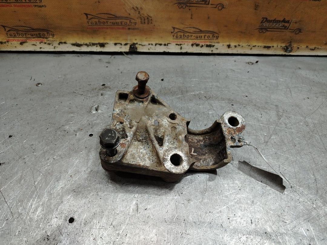 Кронштейн крепления рычага передней подвески MN16AJ Peugeot 605 - Фото 4