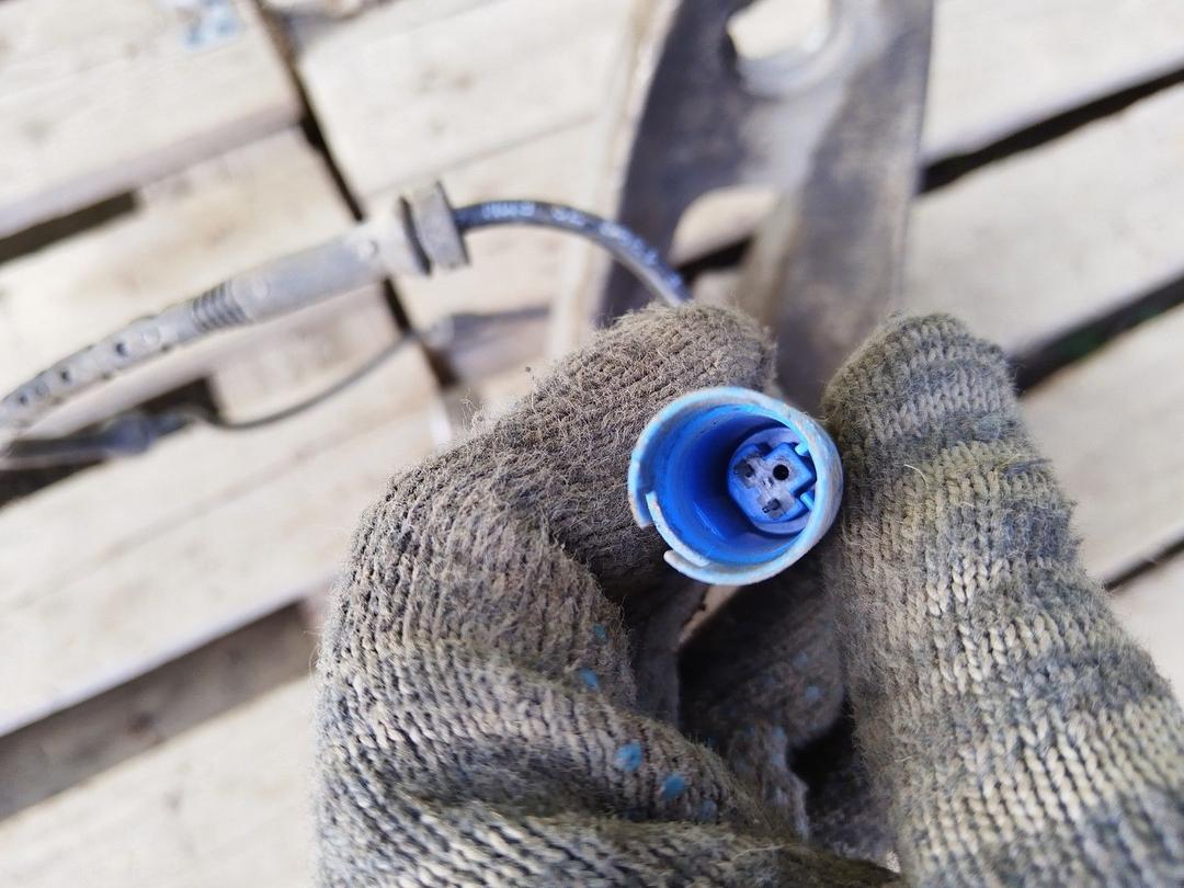 Кулак задний правый X1PSJ9 BMW X5 E53 купить в магазине запчастей бу