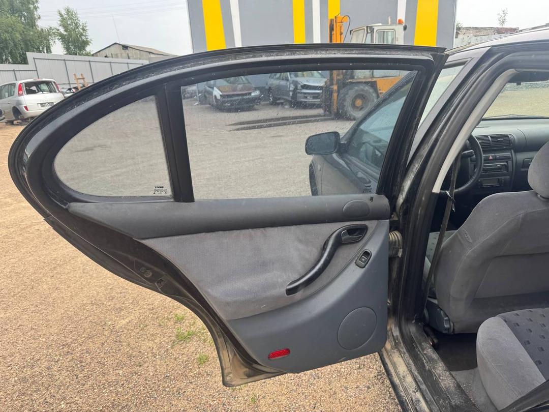 Петля двери задней левой SQTN9P Seat Toledo купить