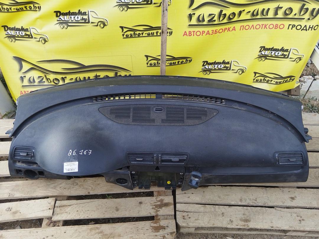 Панель передняя салона (торпедо) YYR700 Volkswagen Passat undefined