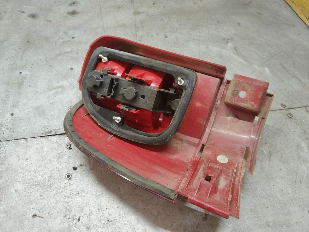 Фонарь задний правый 4L09WI Seat Alhambra купить