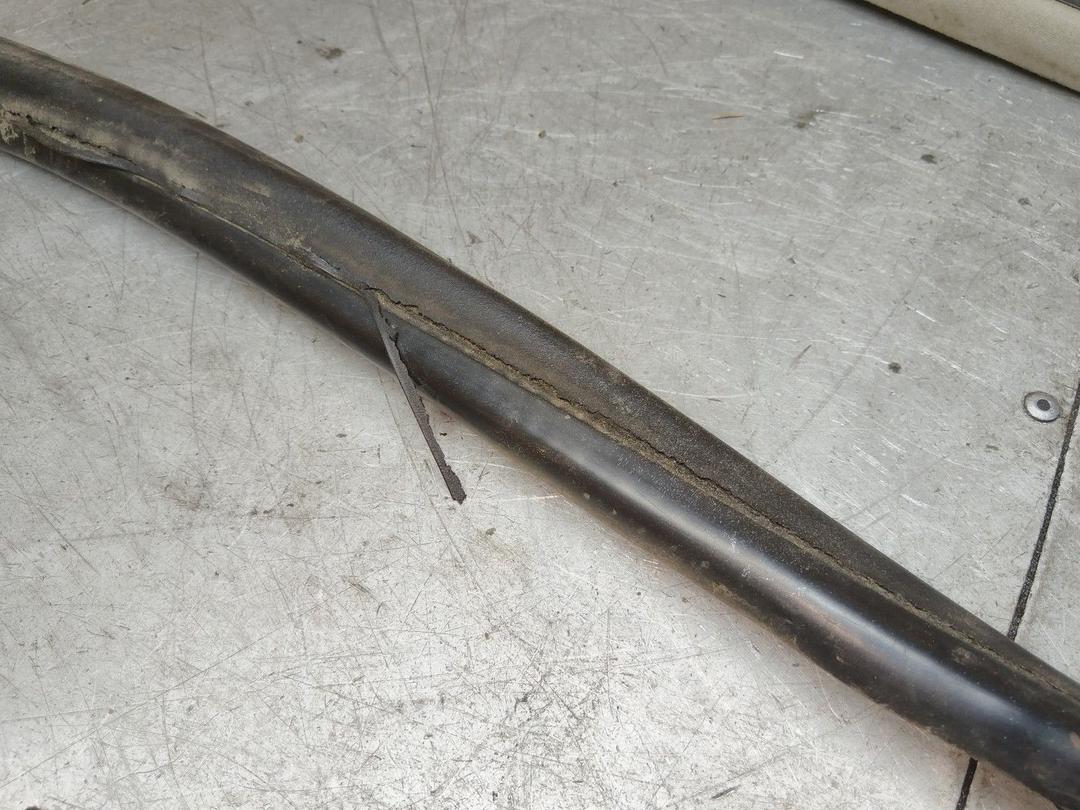 Уплотнитель двери задней правой Y3E3B9 Seat Alhambra купить