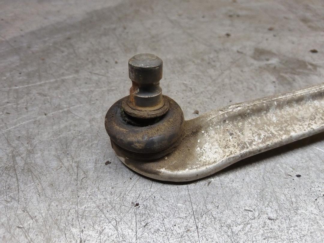 Рычаг передний левый Q609EJ Volkswagen Passat купить на авторазборке