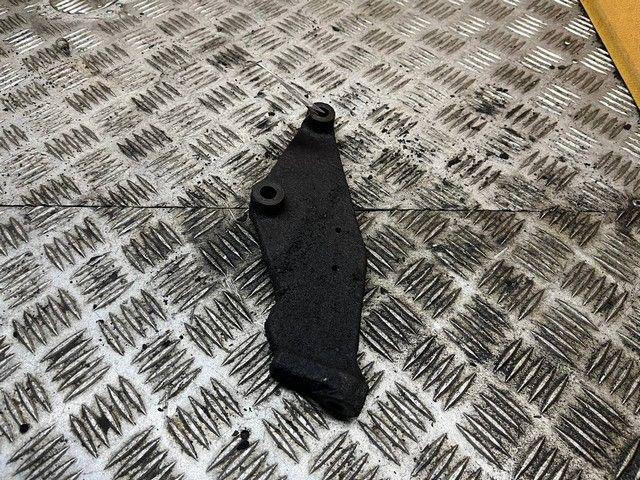 Кронштейн двигателя ALAK44 Mazda Premacy