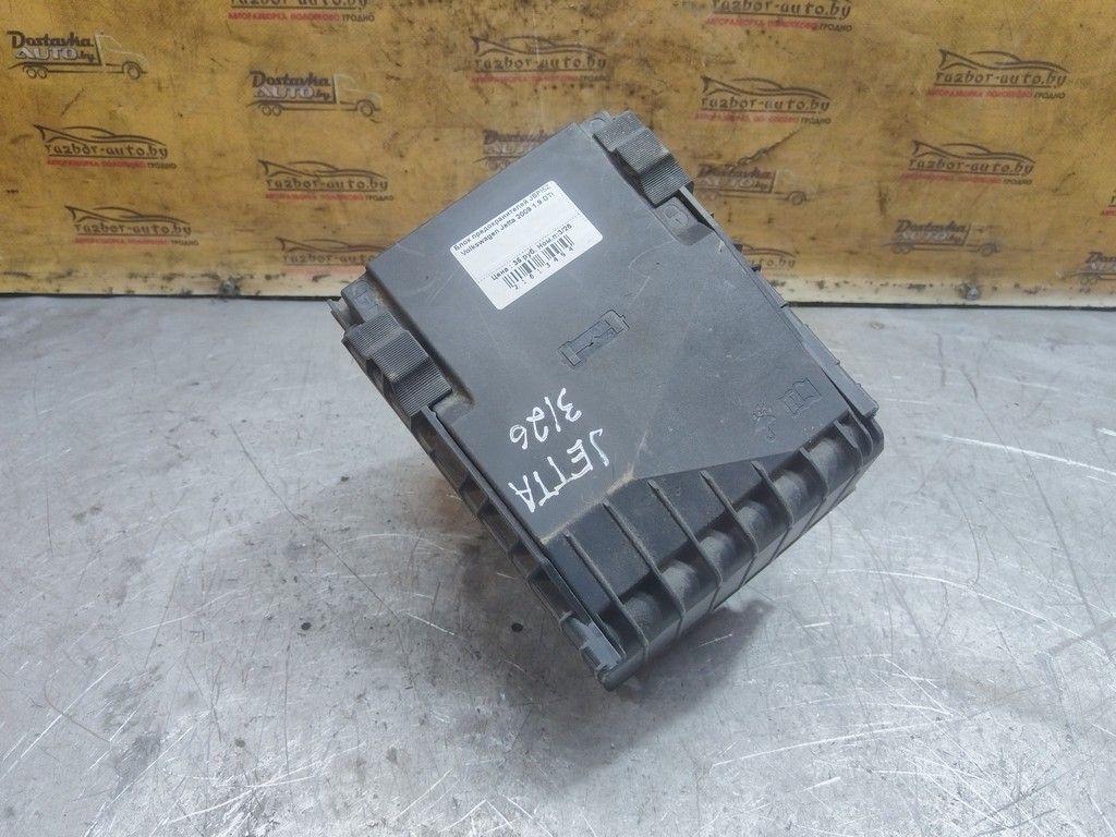 Блок предохранителей JBPI5Z Volkswagen Jetta - Фото 1