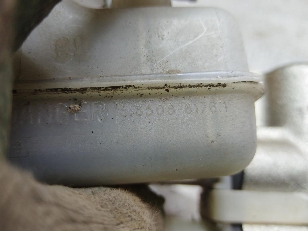 Цилиндр тормозной главный E6AS4I Peugeot 405 купить на авторазборке