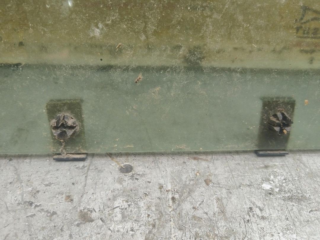 Стекло двери задней правой B7XQV4 Audi A4 купить в магазине запчастей бу