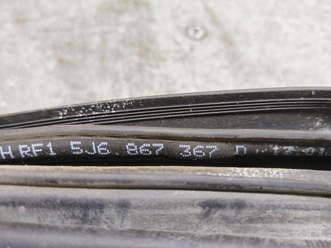 Уплотнитель двери задней левой CY11MH Skoda Fabia купить на авторазборке