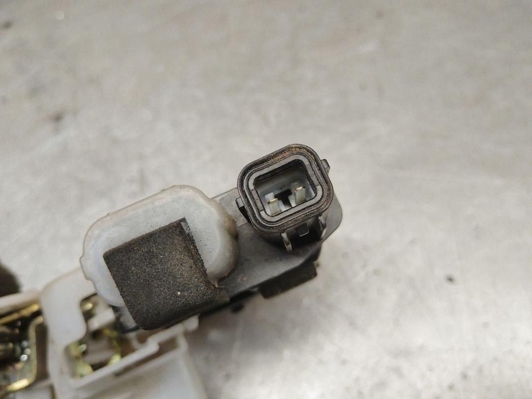 Замок двери задней правой ZF8FKQ Honda HR-V купить в магазине запчастей бу