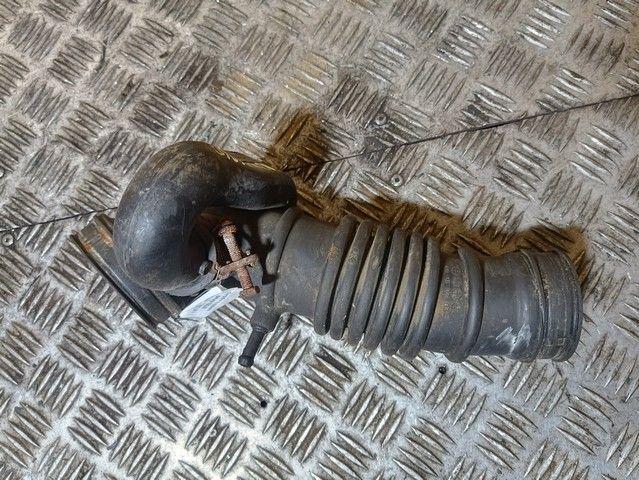 Патрубок воздушного фильтра BZKL33 Hyundai Matrix