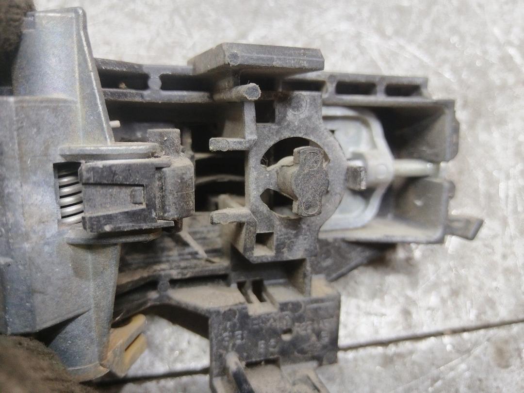 Ручка наружная передняя правая K162WW Ford Focus купить в магазине запчастей бу