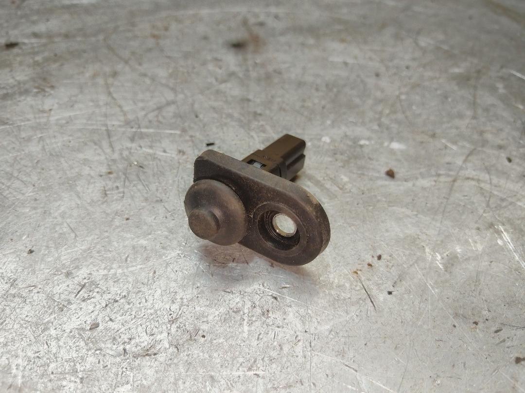 Выключатель концевой (концевик) I4WDG2 Kia Sorento