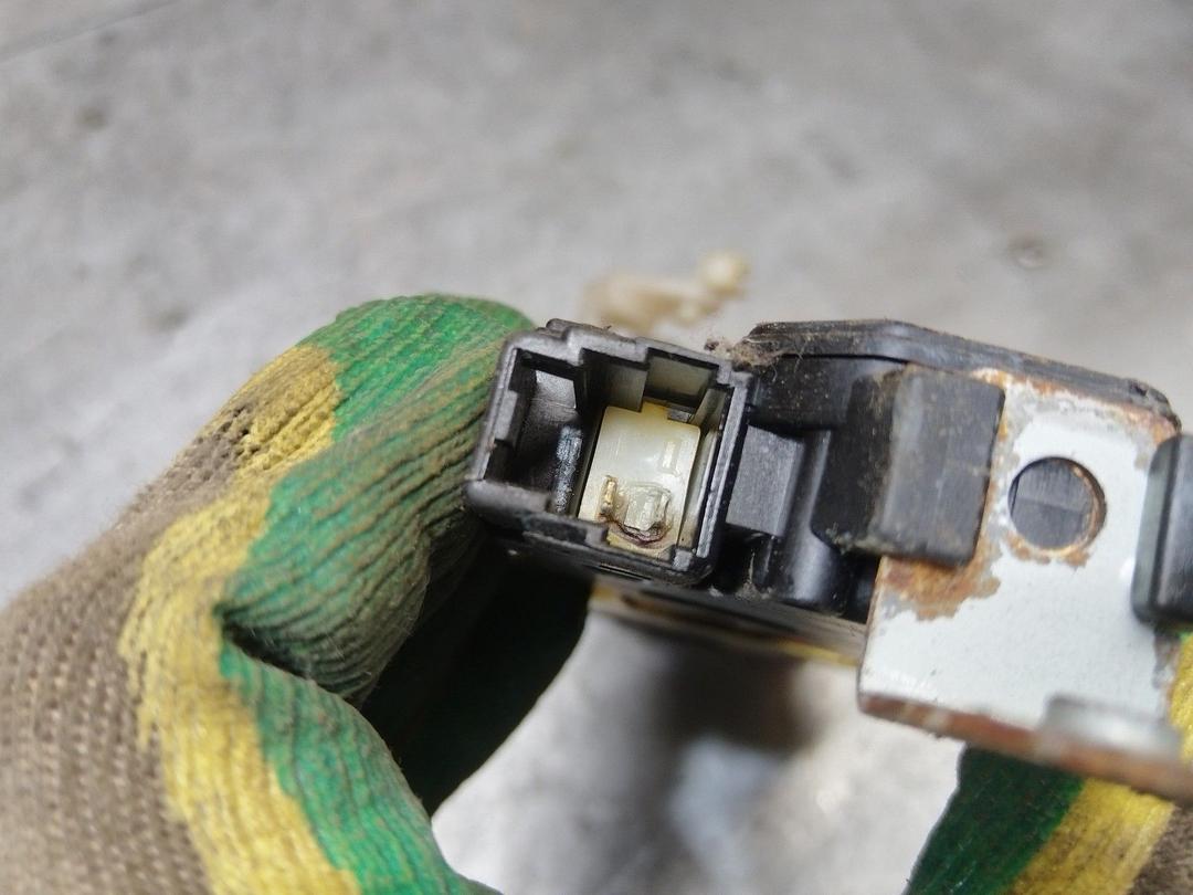 Замок двери передней правой 7RJV0N Subaru Forester купить с доставкой