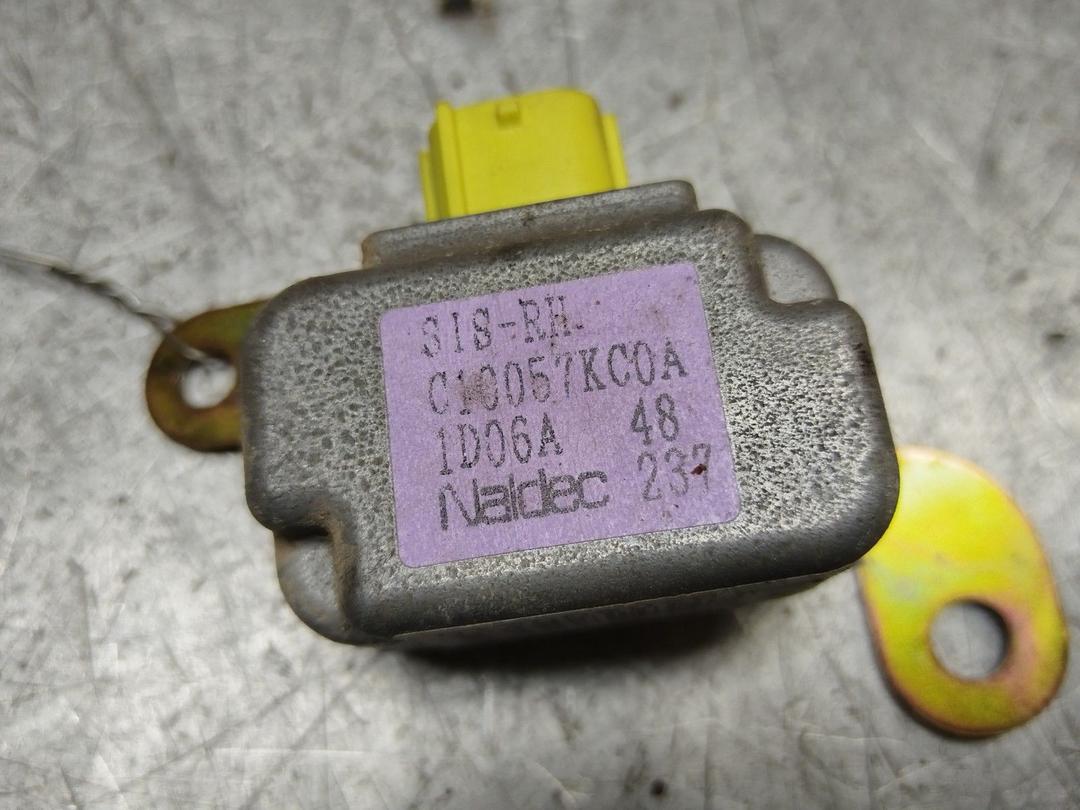 Датчик удара CU50JJ Mazda Premacy - Фото 5