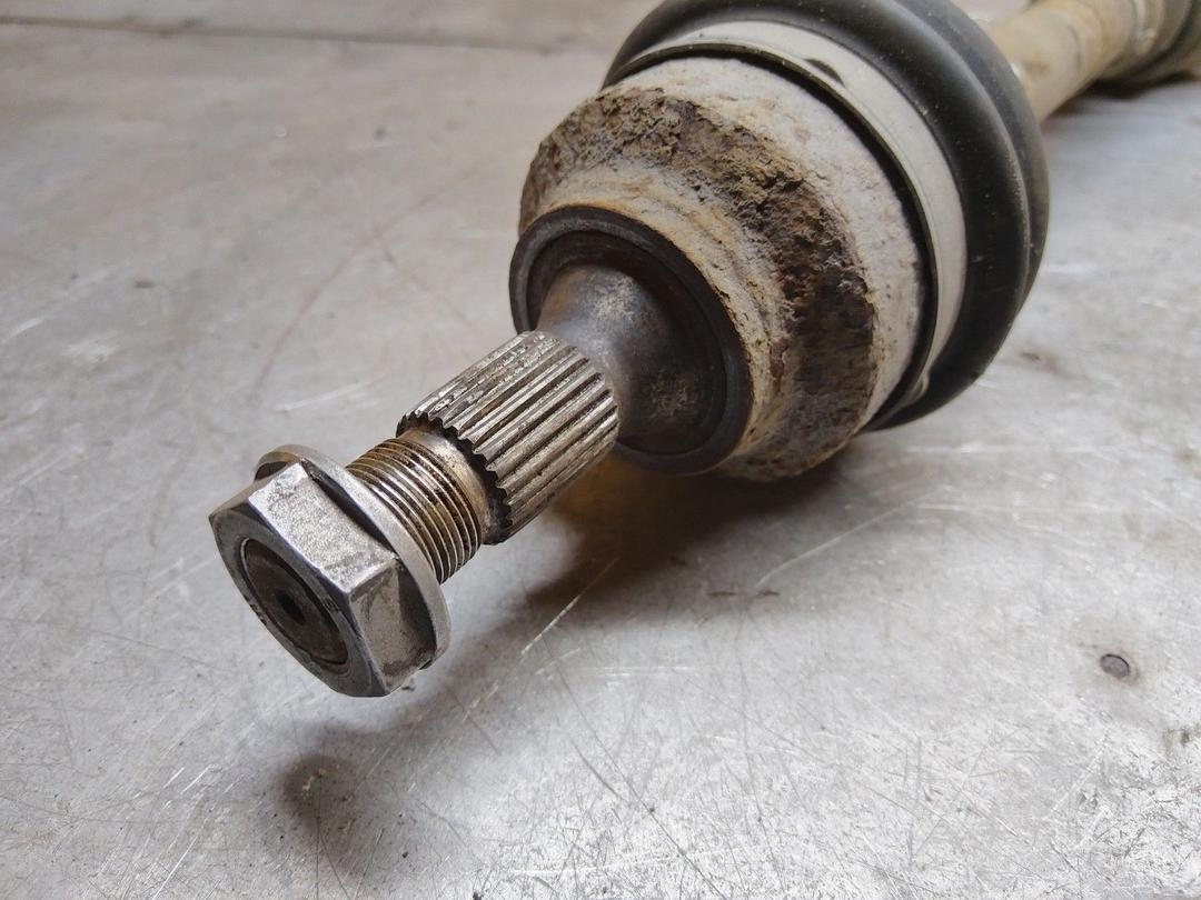 Полуось передняя правая (приводной вал, ШРУС) 5CYX3R Peugeot 307 купить