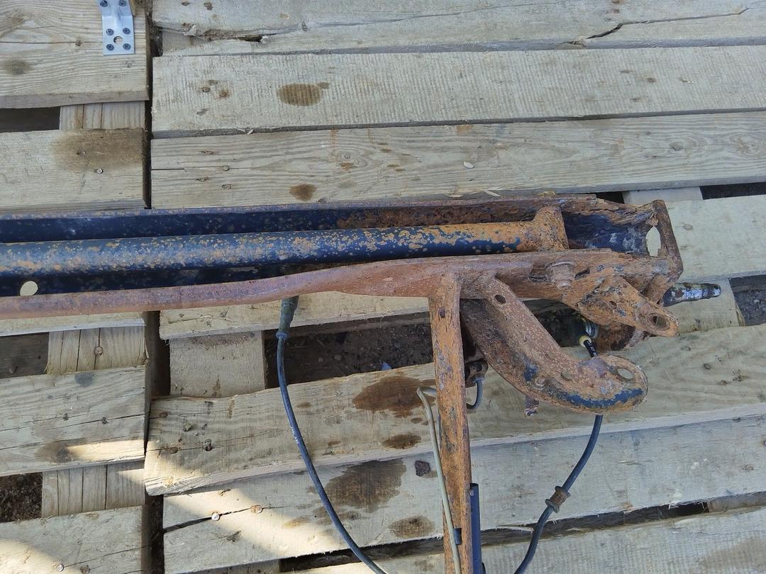 Балка подвески задняя HQ561E Audi 100 undefined