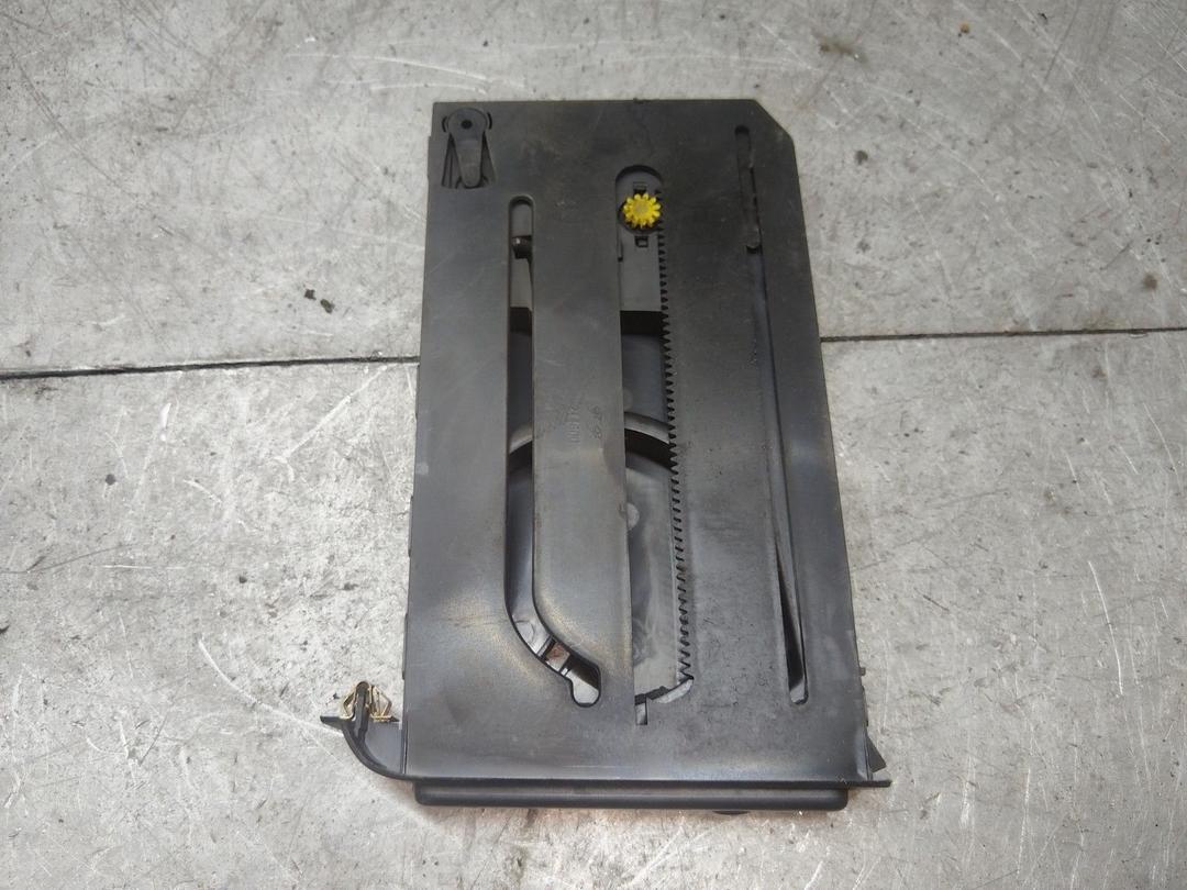 Подстаканник A0VJ08 Renault Laguna купить