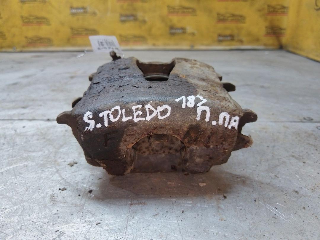Суппорт передний правый X7V85F Seat Toledo