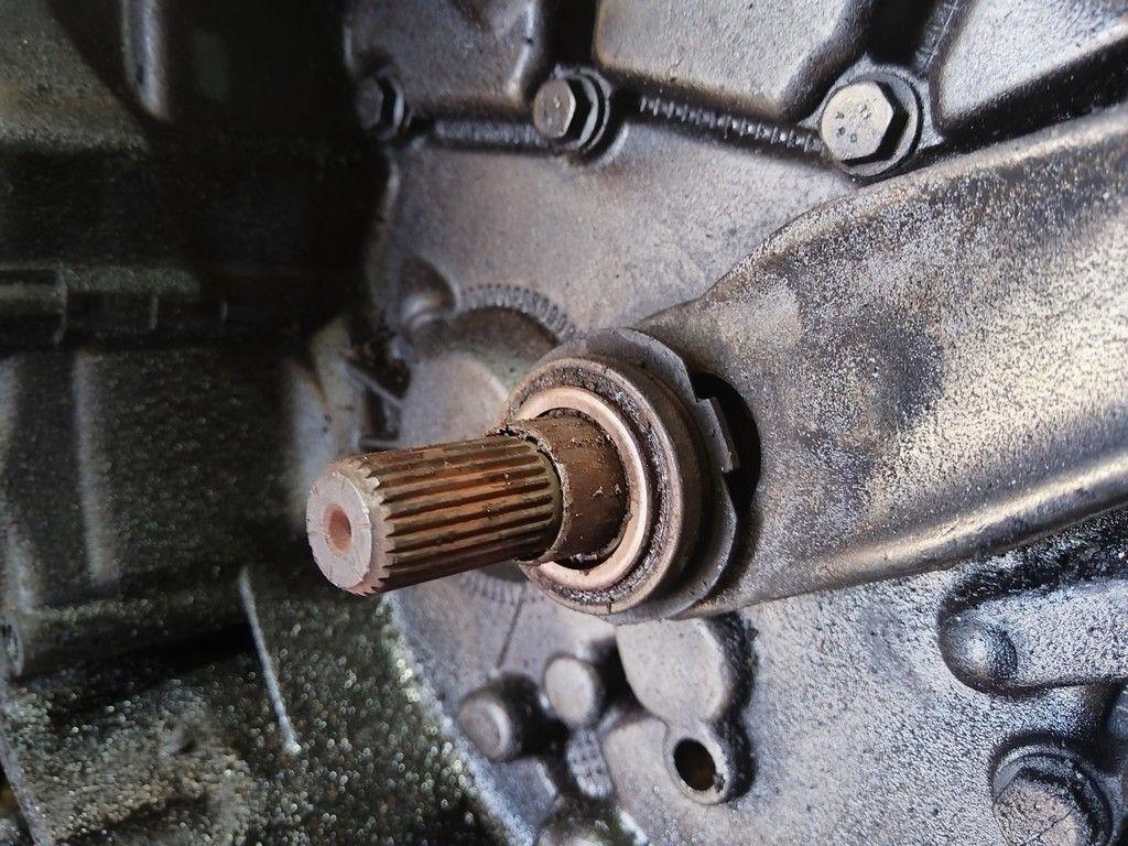 КПП механическая (МКПП) 5-ступенчатая 6LSPH5 Renault Scenic - Фото 4