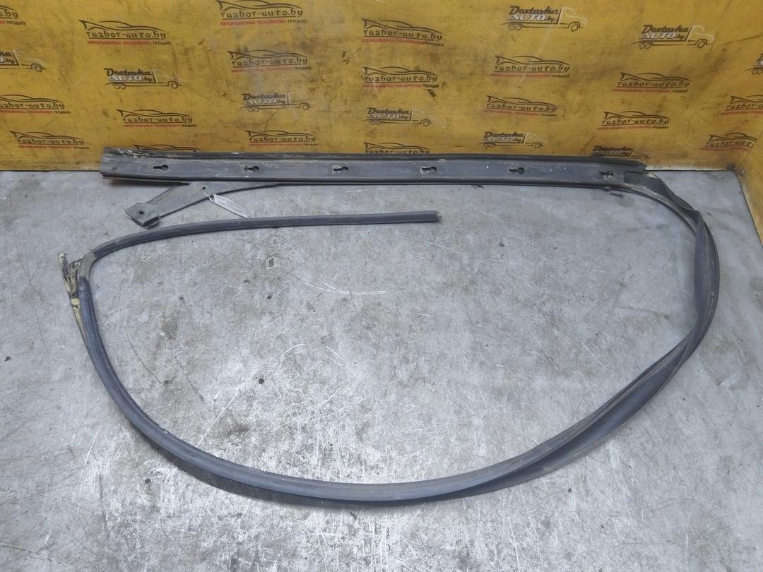 Молдинг стекла лобового RXNIO0 Peugeot 406 купить на авторазборке