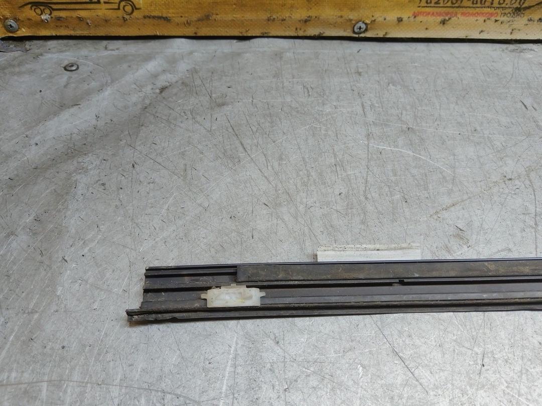 Молдинг стекла лобового T29X5W Renault Laguna купить на авторазборке