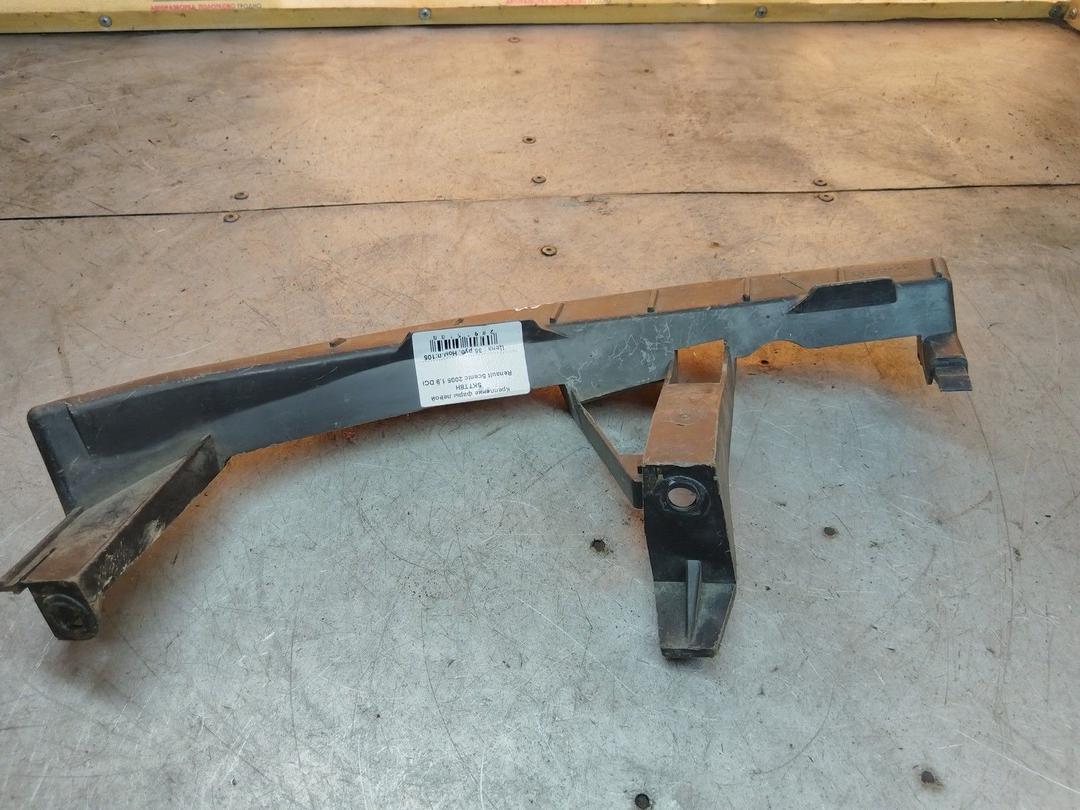 Крепление фары правой SKTT8H Renault Scenic