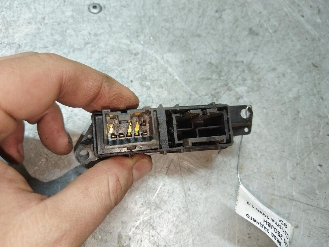 Кнопка подогрева заднего стекла 2SOJBH Mitsubishi Carisma - Фото 2