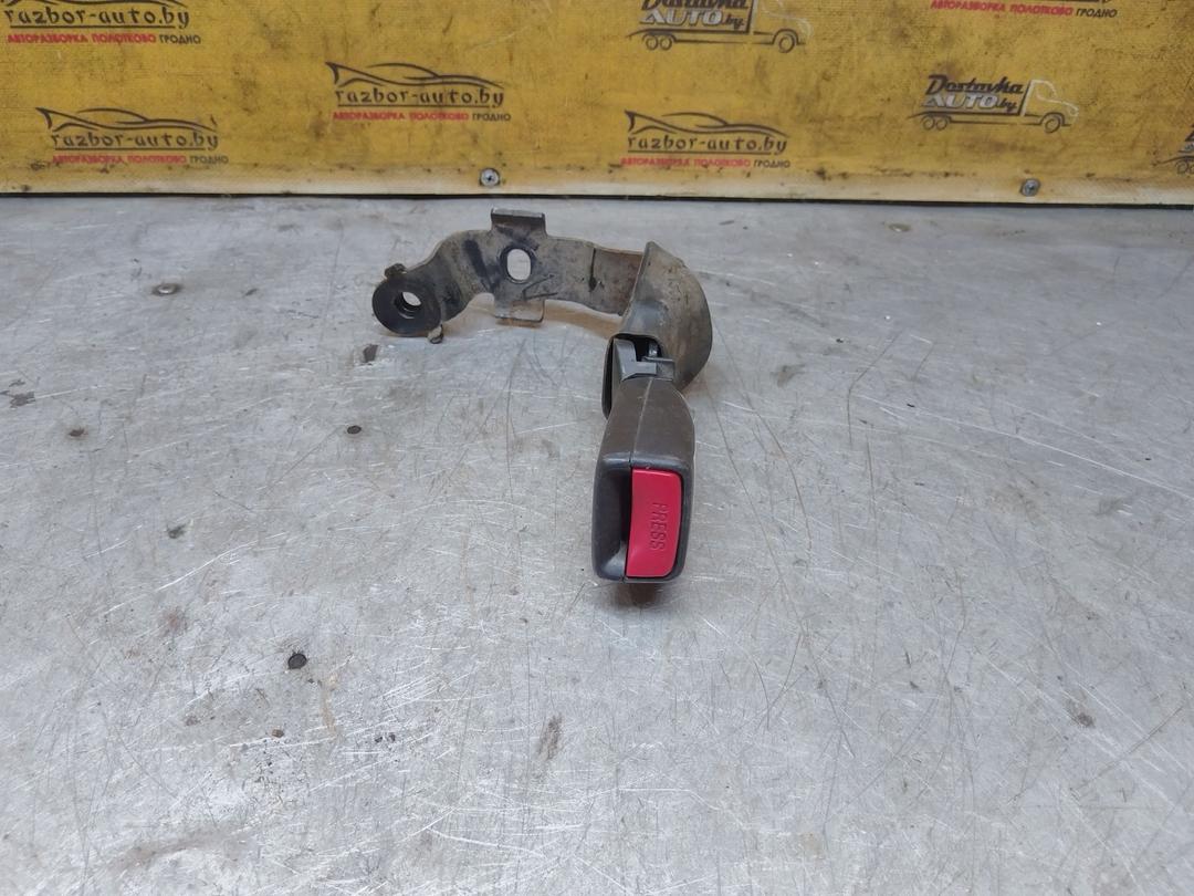 Замок ремня безопасности FKG63C Toyota Avensis купить на авторазборке