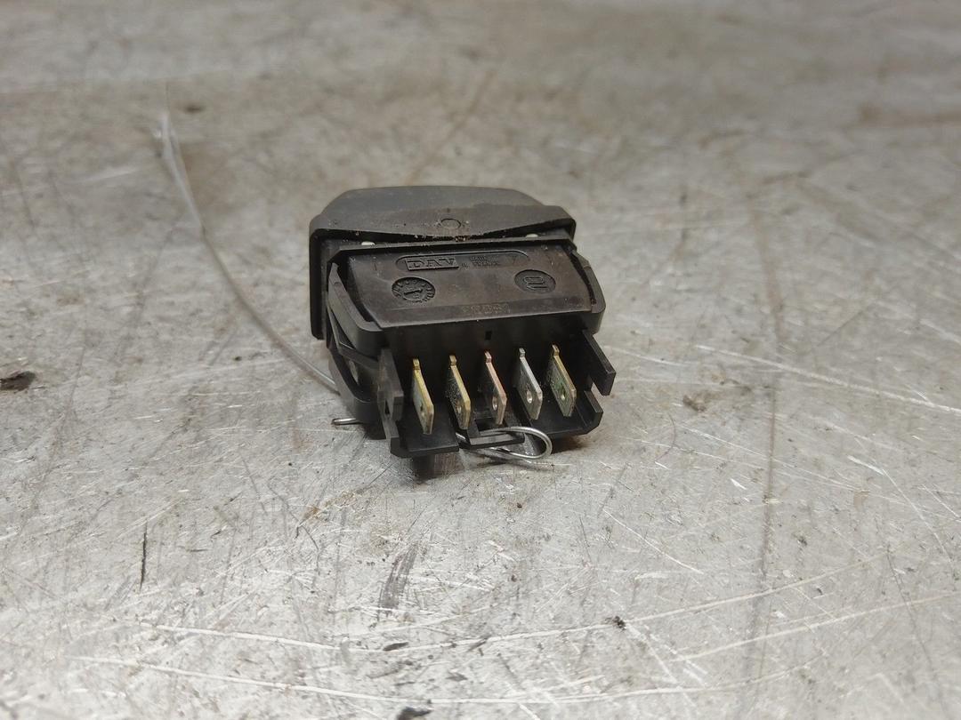 Кнопка стеклоподъемника переднего левого 2VCGGD Citroen Xsara Picasso - Фото 2