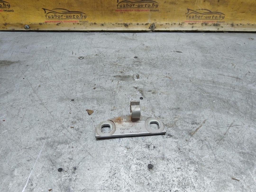 Петля двери передней правой Y06KM4 Volvo XC70 купить с доставкой