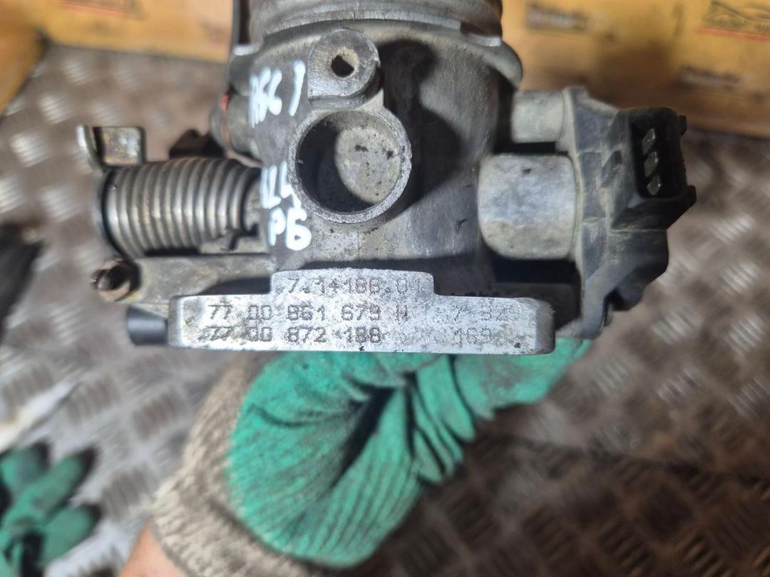 Заслонка дроссельная QIDG8S Renault Scenic купить в магазине запчастей бу