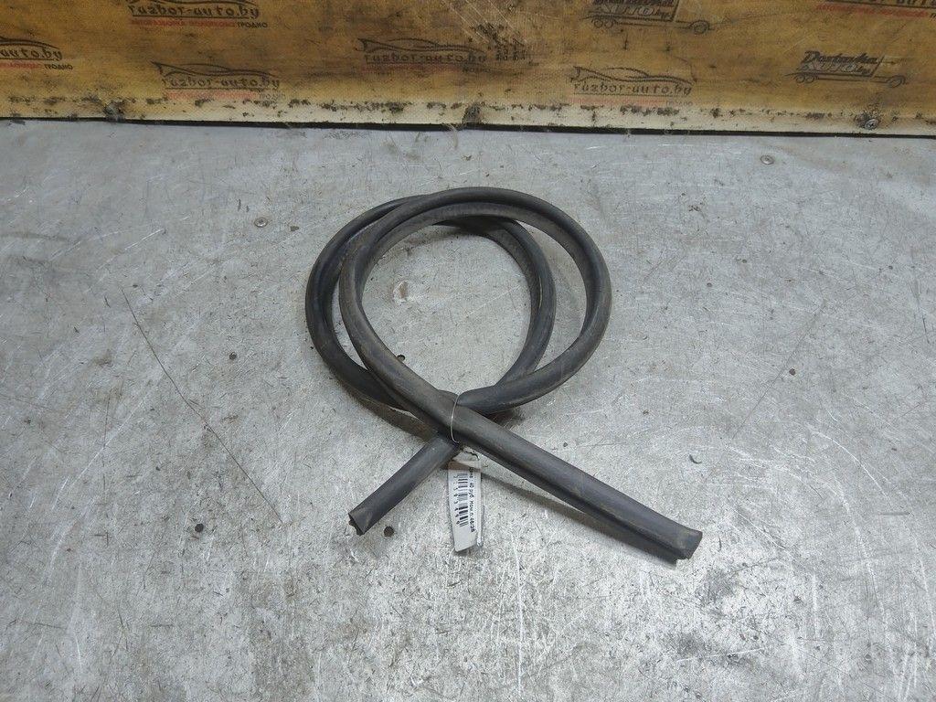 Уплотнитель капота V20UKA Honda FR-V - Фото 3