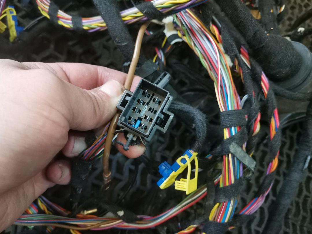 Проводка салона EKA6A6 Audi A4 - Фото 13