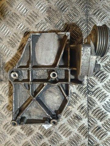 Кронштейн компрессора кондиционера 3FCC6Y Volkswagen Passat - Фото 2