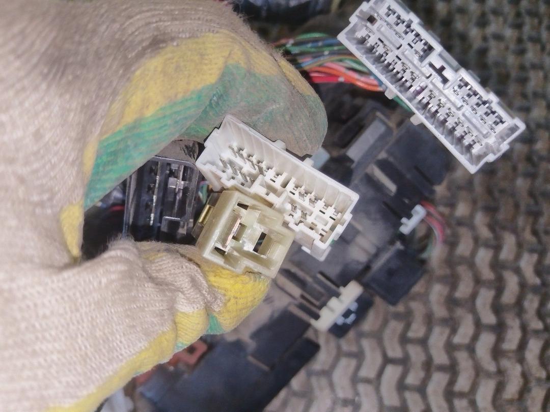 Проводка салона HUC767 Mitsubishi Carisma undefined