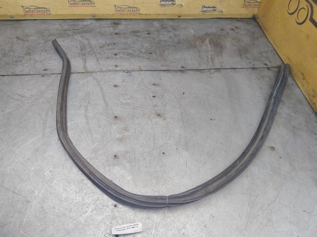 Уплотнитель капота L9ZS0V Volkswagen Golf купить