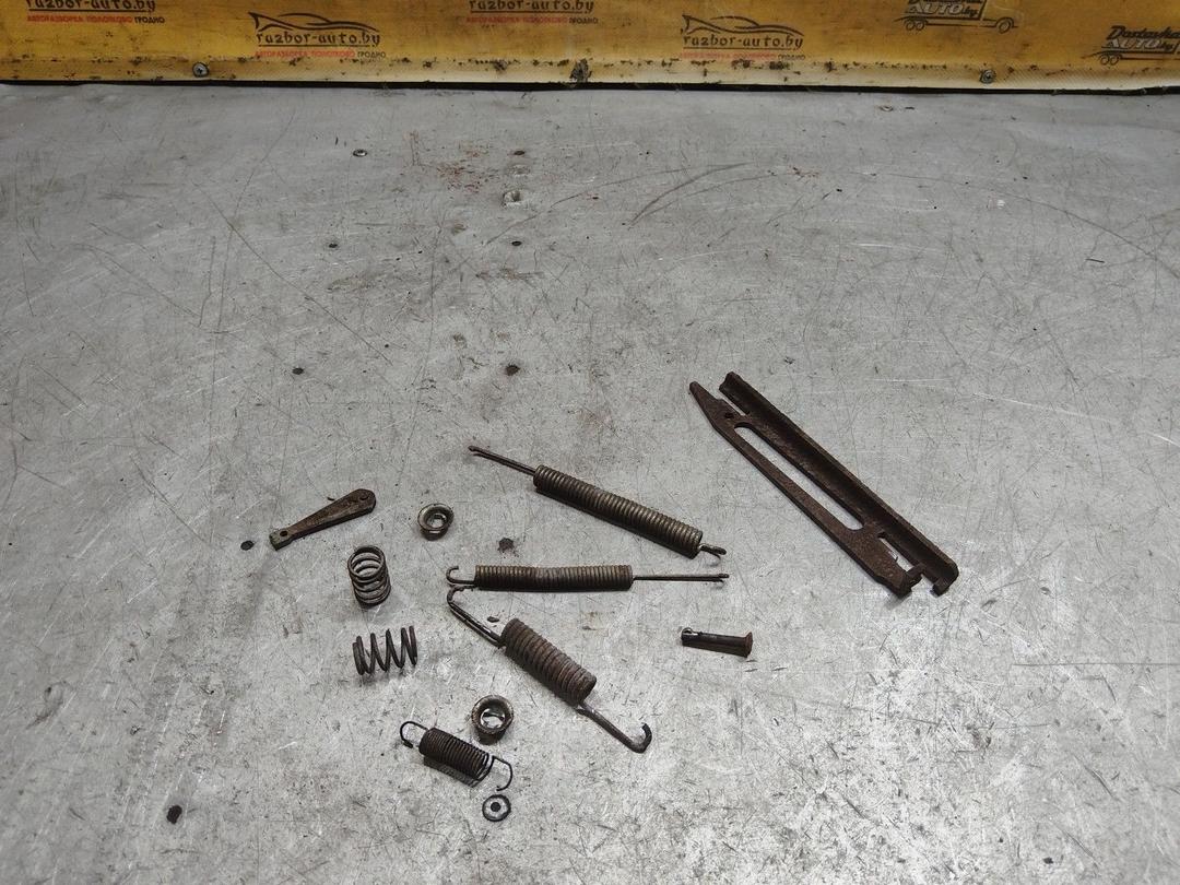 Механизм развода задних тормозных колодок левый 6L0YVS Audi 100