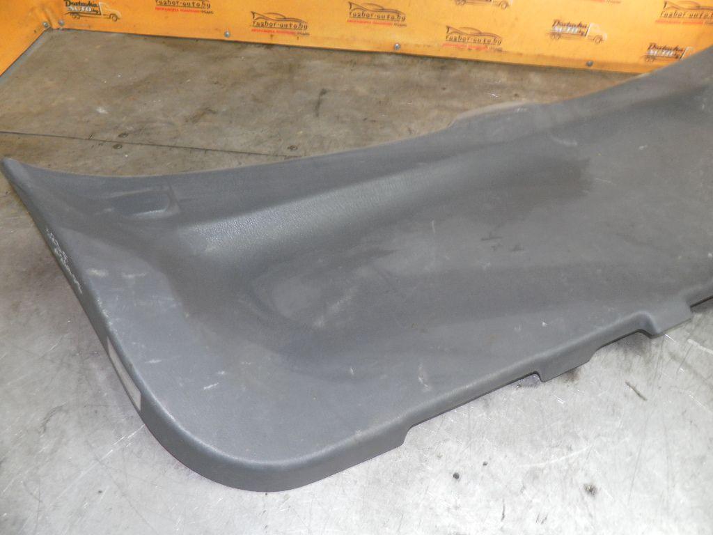 Обшивка крышки багажника KN5067 Mazda 323F купить