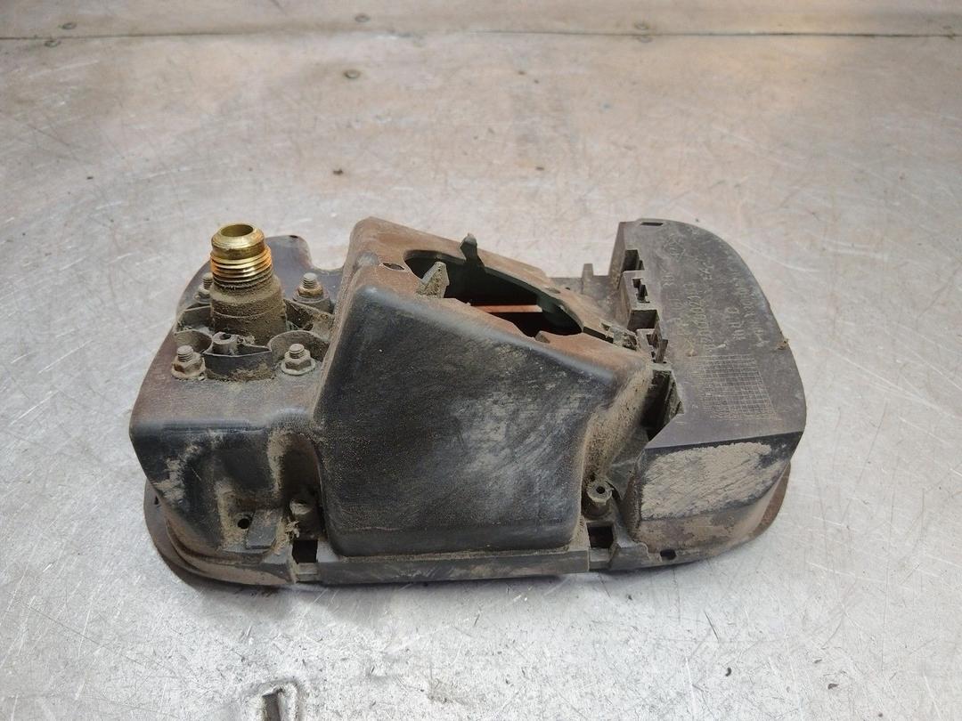 Лючок топливного бака 8B9N02 Renault Laguna купить с доставкой