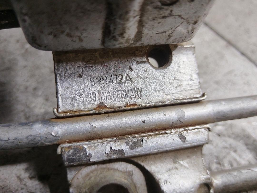 Петля двери задней правой 8YFALY Volkswagen Touran купить в магазине запчастей бу