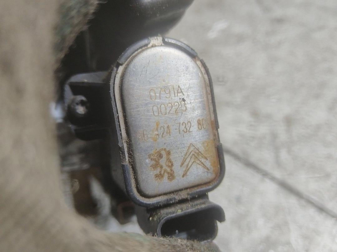 Заслонка дроссельная Q9GU77 Peugeot 406 купить в магазине запчастей бу