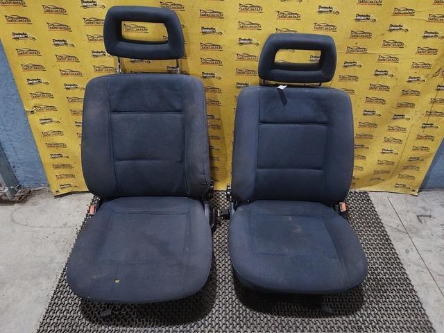 Сиденье переднее A4S1X5 Audi 100