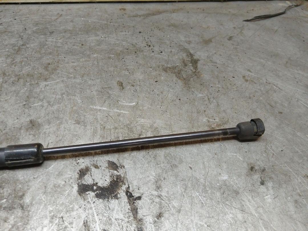 Амортизатор крышки багажника (3-5 двери) U88BWV Nissan Micra купить на авторазборке