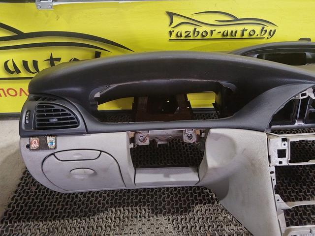 Панель передняя салона (торпедо) R4W0BG Citroen C5 купить