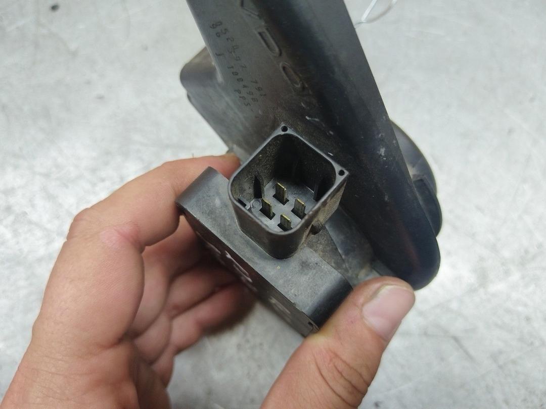 Датчик положения педали газа 3J3E9M Peugeot 406 купить в магазине запчастей бу