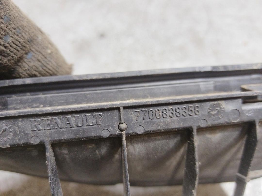 Решетка вентиляции кузова 7V903B Renault Scenic купить с доставкой