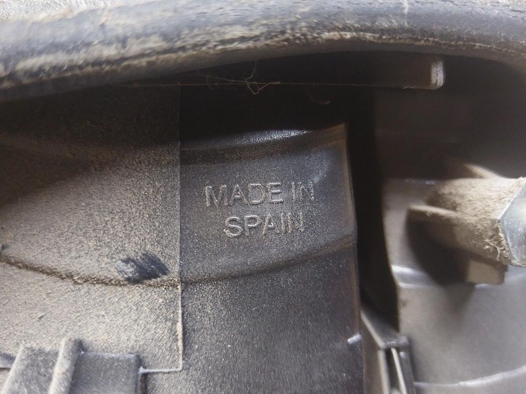 Фонарь задний правый ZNNF4I Opel Vectra купить с доставкой. Огромный выбор запчастей и марок авто. У нас есть практически все.