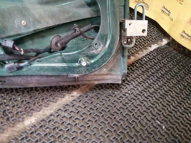 Петля двери задней левой 7HEJC5 Volkswagen Golf купить в магазине запчастей бу