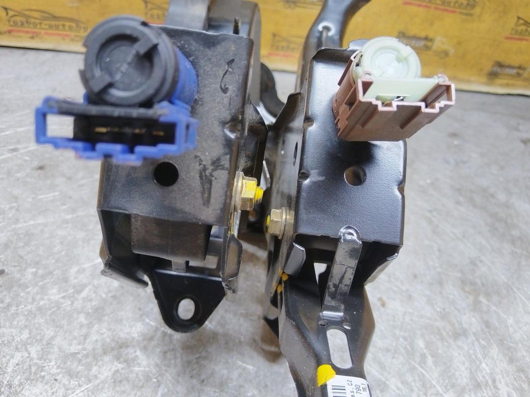 Узел педальный (блок педалей) YFF7YM Volkswagen Polo купить с доставкой