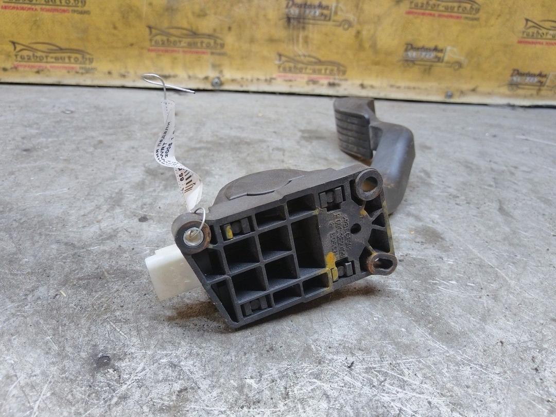 Датчик положения педали газа 82WWRT Peugeot 307 купить на авторазборке